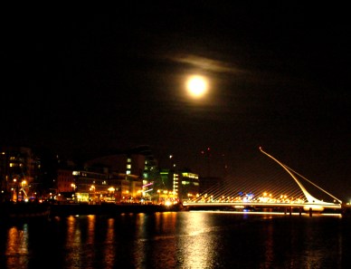 Very old and not that really extraordinary shot. Still kinda pleasant; I never get tired of this view!